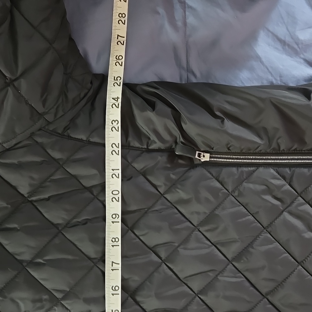 Lands End Women's Quilted Winter Coat Size 2x  Black with blue trim. Primaloft. - Picture 8 of 9